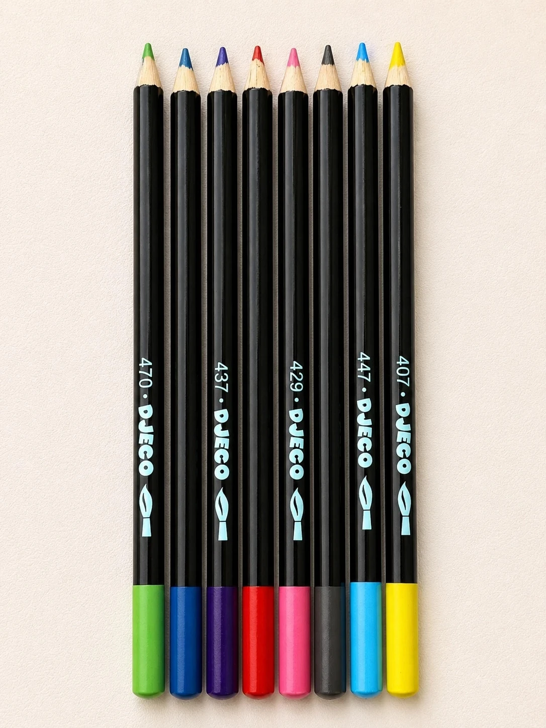 lot 8 crayons de couleurs